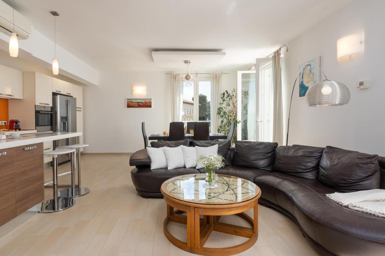 Design Apartment Bellevue Porec Esterno foto